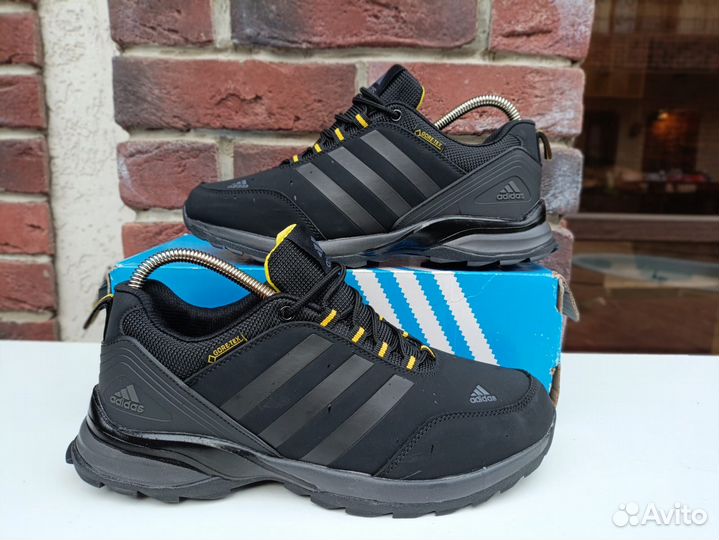 Кроссовки Adidas goretex непромокаемые