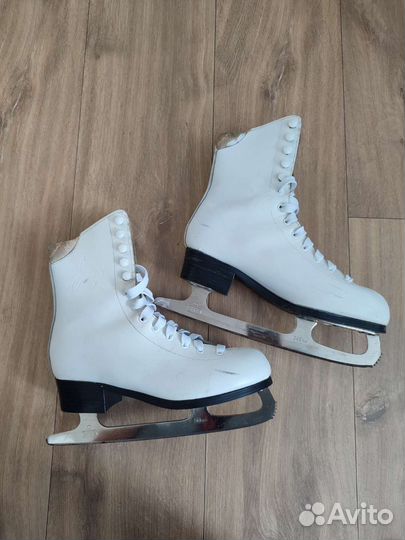 Женские фигурные коньки 39