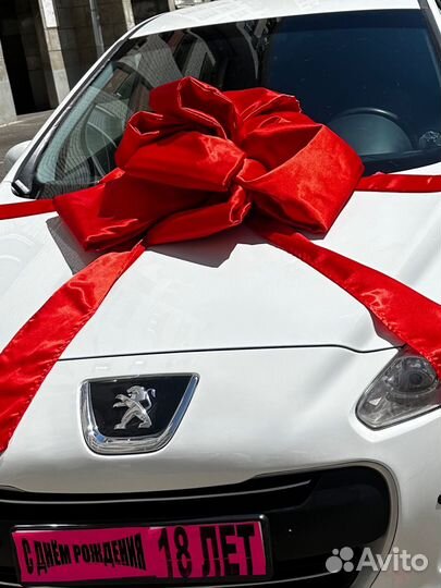 Большой бант на машину