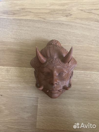 Вешалка для одежды настенная