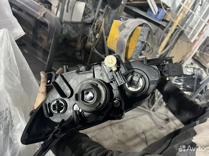 Фара mazda axela