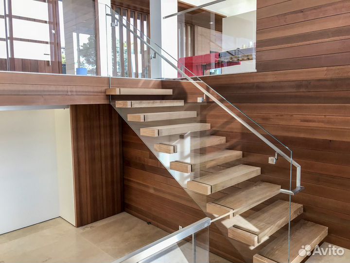 Лестница в дом на второй этаж