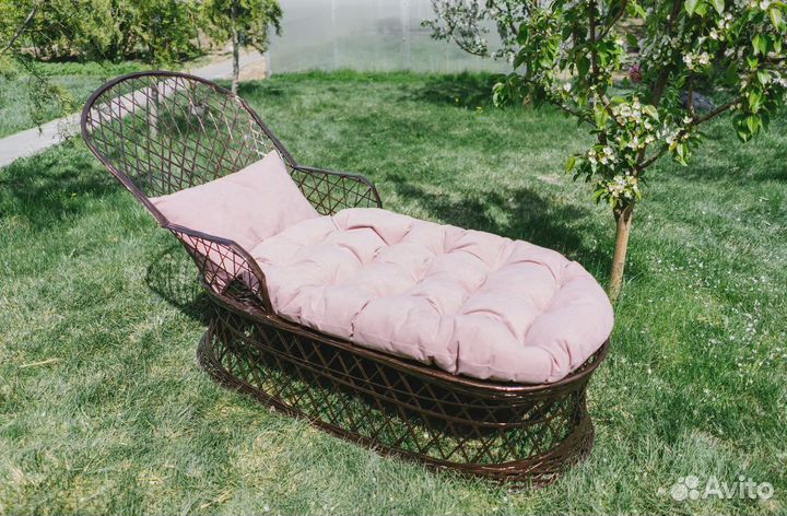 Шезлонг, лежак, лежанка плетеная от фабрики
