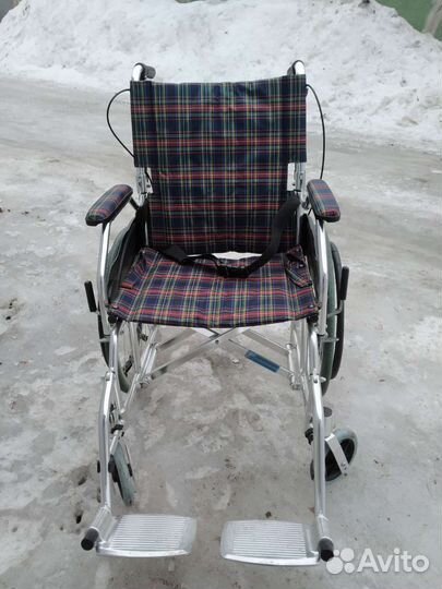 Кресло-коляска, новая, Германия, 12кг, с тормозами