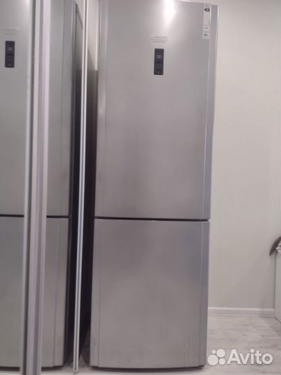 Холодильник бу Ariston nofrost