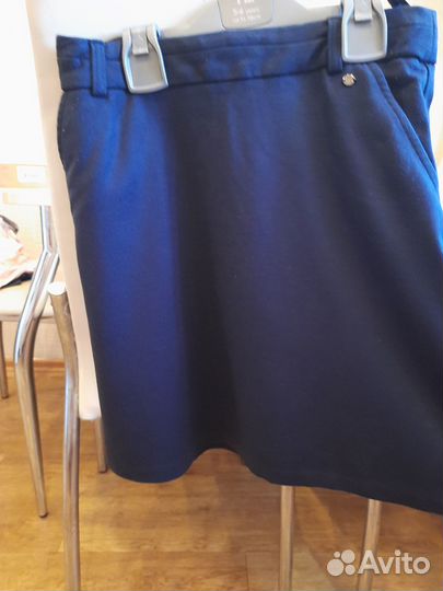Школьная форма:Юбка +жилет темного- синего цвета