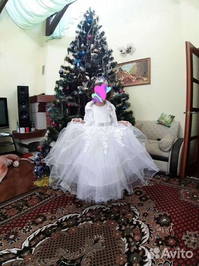 Нарядное платье