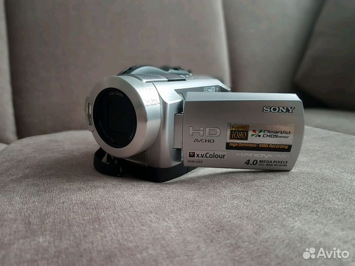 Видеокамера Sony HDR-UX5