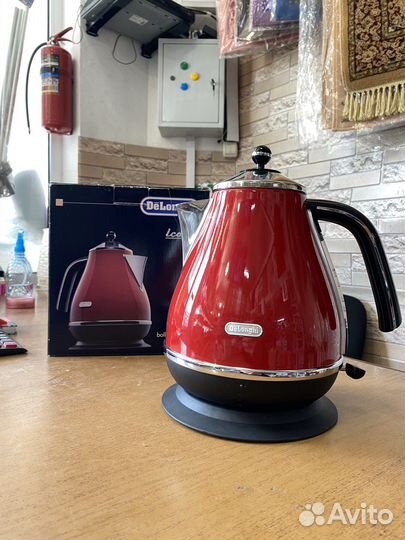 Чайник электрический DeLonghi