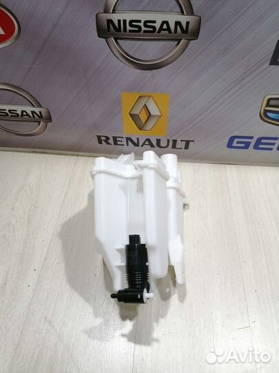 Бачок омывателя Nissan juke F15