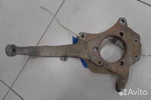 Правый поворотный кулак Dodge Stratus 2.4 2006г