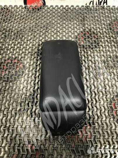 Подлокотник Honda Accord