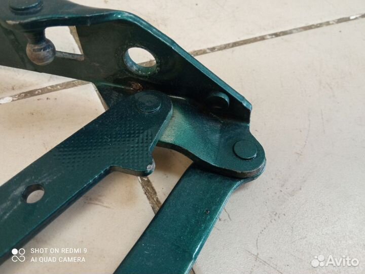 Петля крышки багажника левый BMW E36 cupe