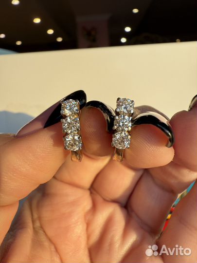 Золотые серьги с природн.бриллиантами