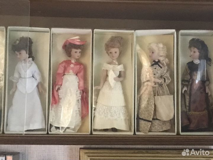 Куклы коллекционные в национальных костюмах