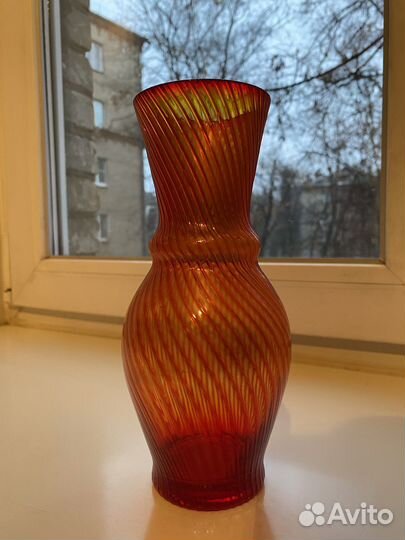 Ваза из красного стекла.ссср
