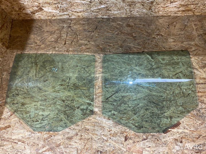 Стекло двери Skoda Fabia 2 07-15