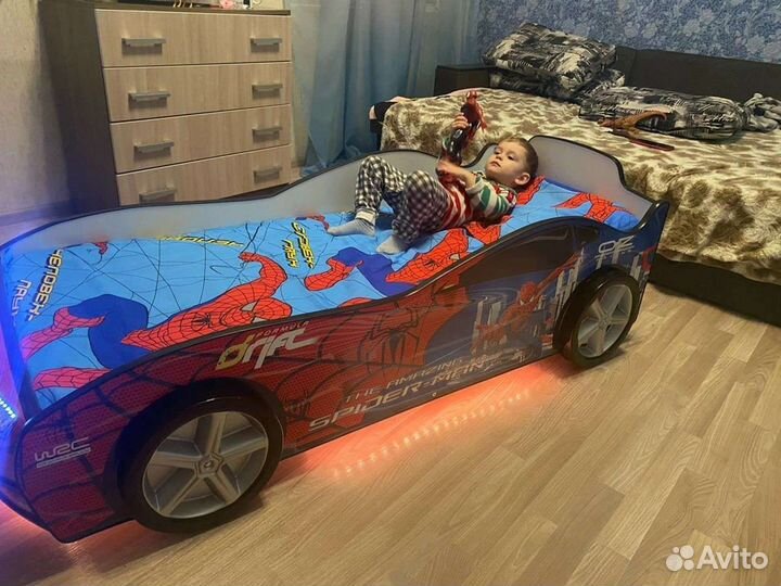 Кровать машинка