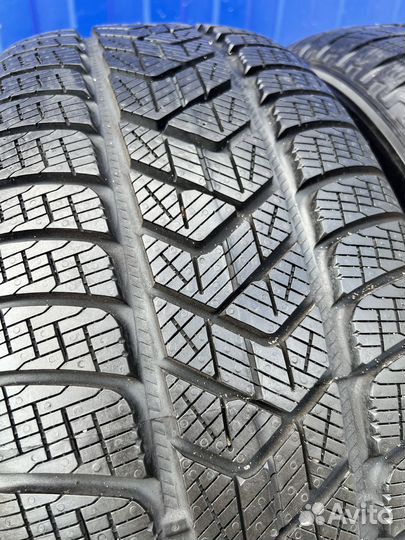 Pirelli Winter Sottozero 3 235/60 R17