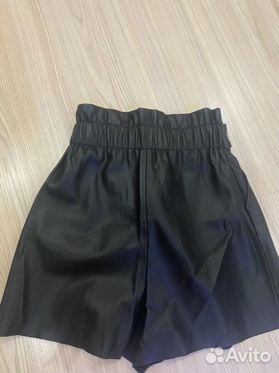 Кожаные шорты zara xs