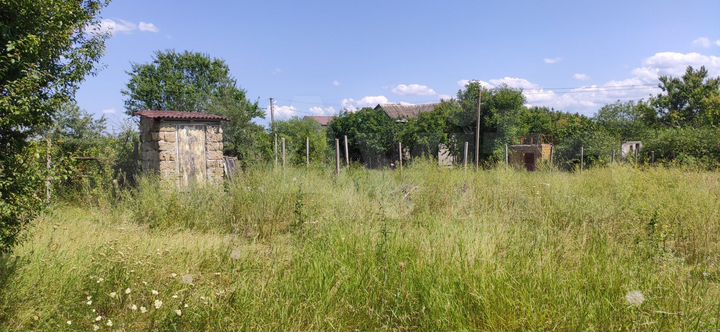 Дом 17,9 м² на участке 8 сот.