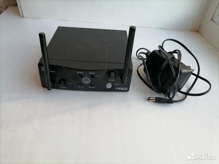 Радиомикрофон Радиосистема гитарная AKG