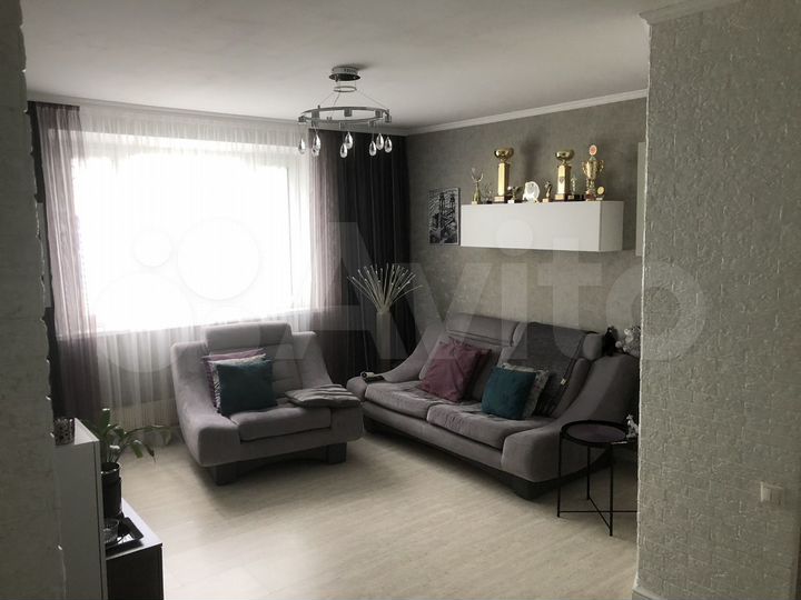 2-к. квартира, 52 м², 1/12 эт.