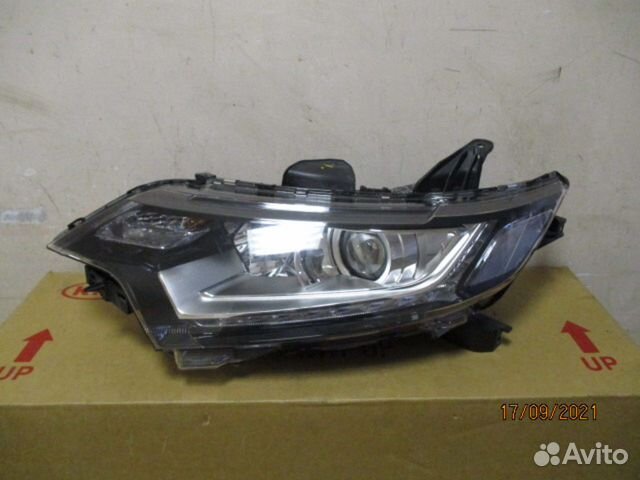 Фара левая Mitsubishi Outlander