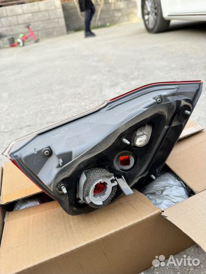 Задние фары оригинал camry 50