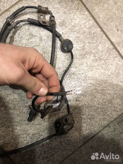 Датчик ABS Kia Magentis