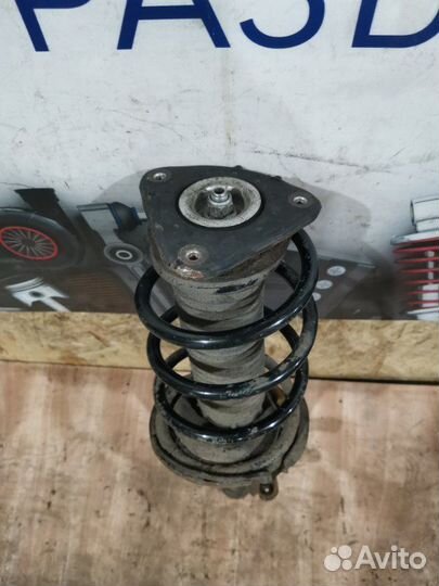 Амортизатор подвески передний правый Ford Focus 3