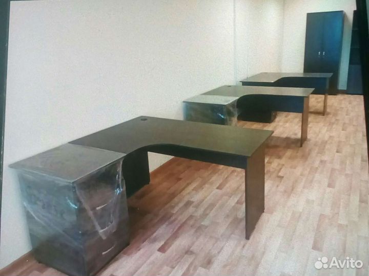 Стол угловой