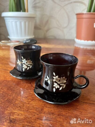 Чайные чашки с блюдцами
