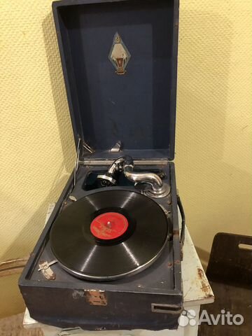 Старинный патефон