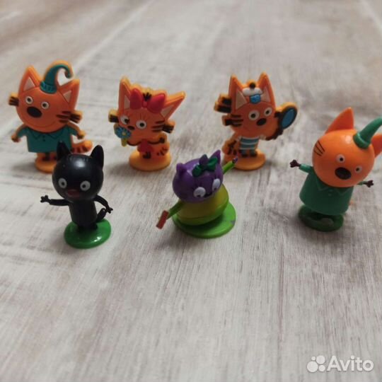 Игрушки три кота из Киндер сюрприз
