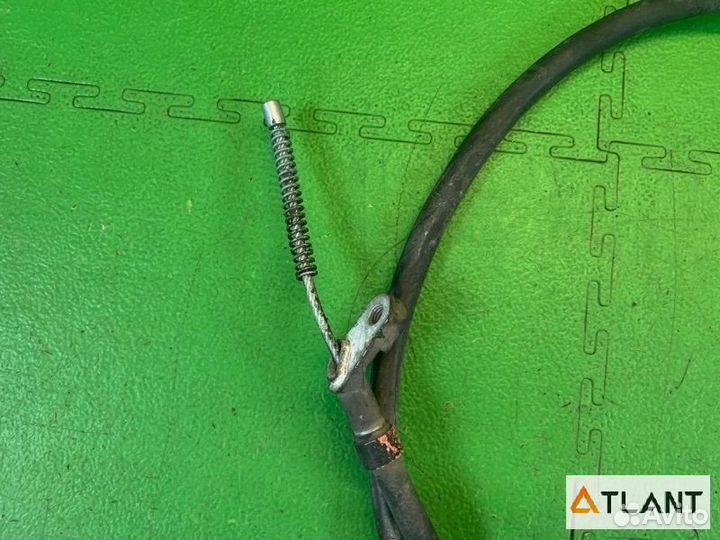 Тросик ручника задняя левая nissan dualis