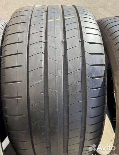 Pirelli P Zero 285/40 R22 и 325/35 R22