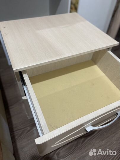 Тумба прикроватная
