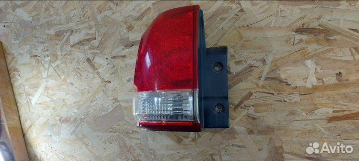 Фонарь задний левый Toyota Land Cruiser 200