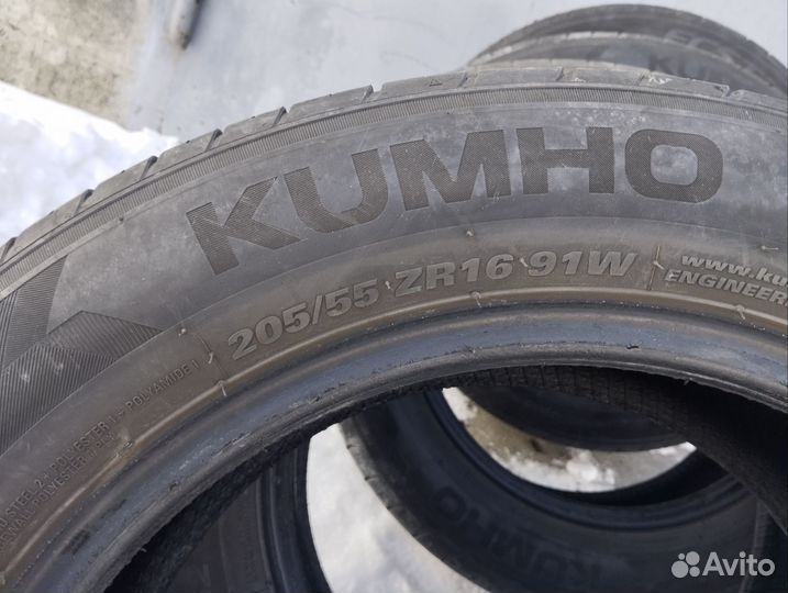 Kumho Ecsta HS52 205/55 R16 91