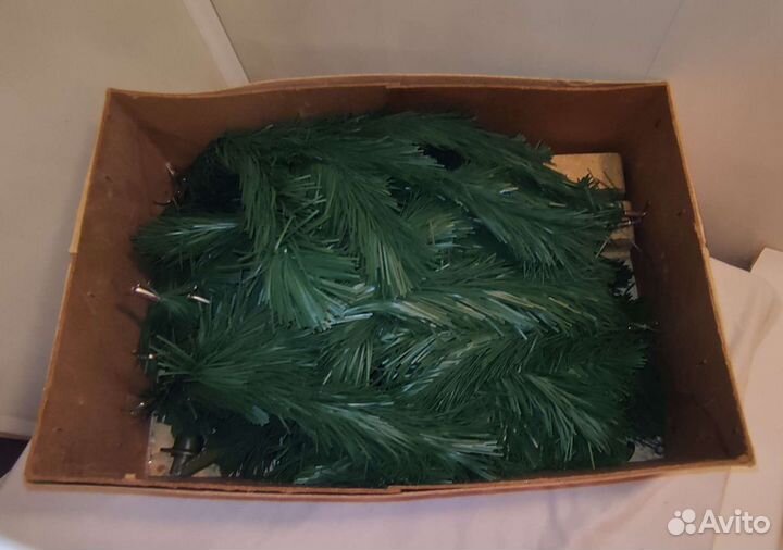 Красивая искусственная Елка