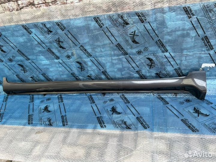 Накладка порога правая Toyota Land Cruiser 200