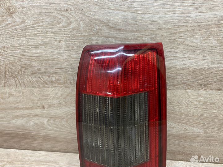 Фонарь правый Opel Omega B универсал Арт 111704