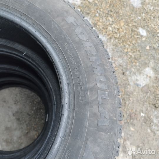 Pirelli Formula Ice 215/65 R16