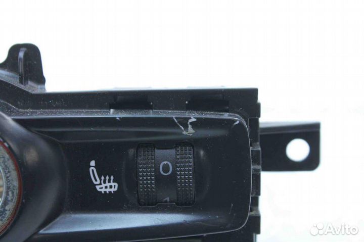 Переключатель обогрева заднего сиденья Audi