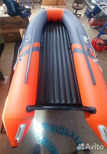 Лодка пвх Gladiator E330S