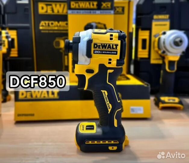 Дрель-шуруповерт аккумуляторная DeWalt DCF850