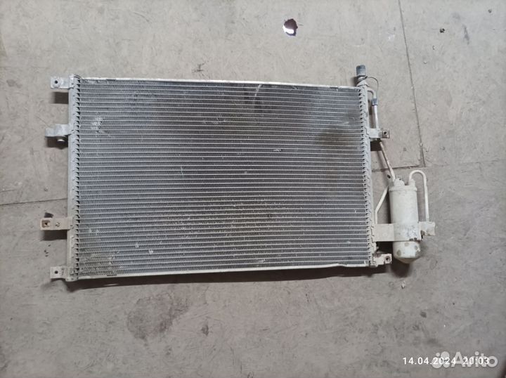 Радиатор кондиционера Volvo S80