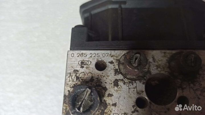 Блок ABS Toyota Avensis t220