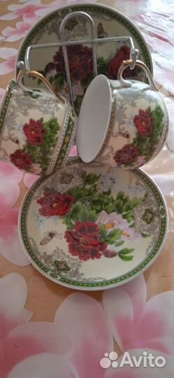 Фарфоровые блюдца